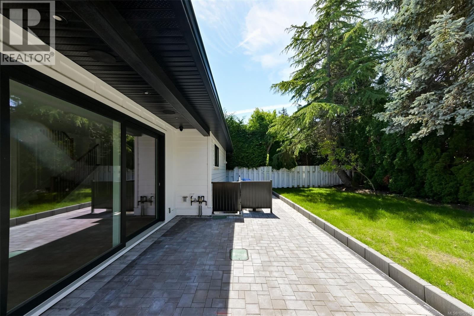Photo 50 of 650 Monterey Ave, Oak Bay BC