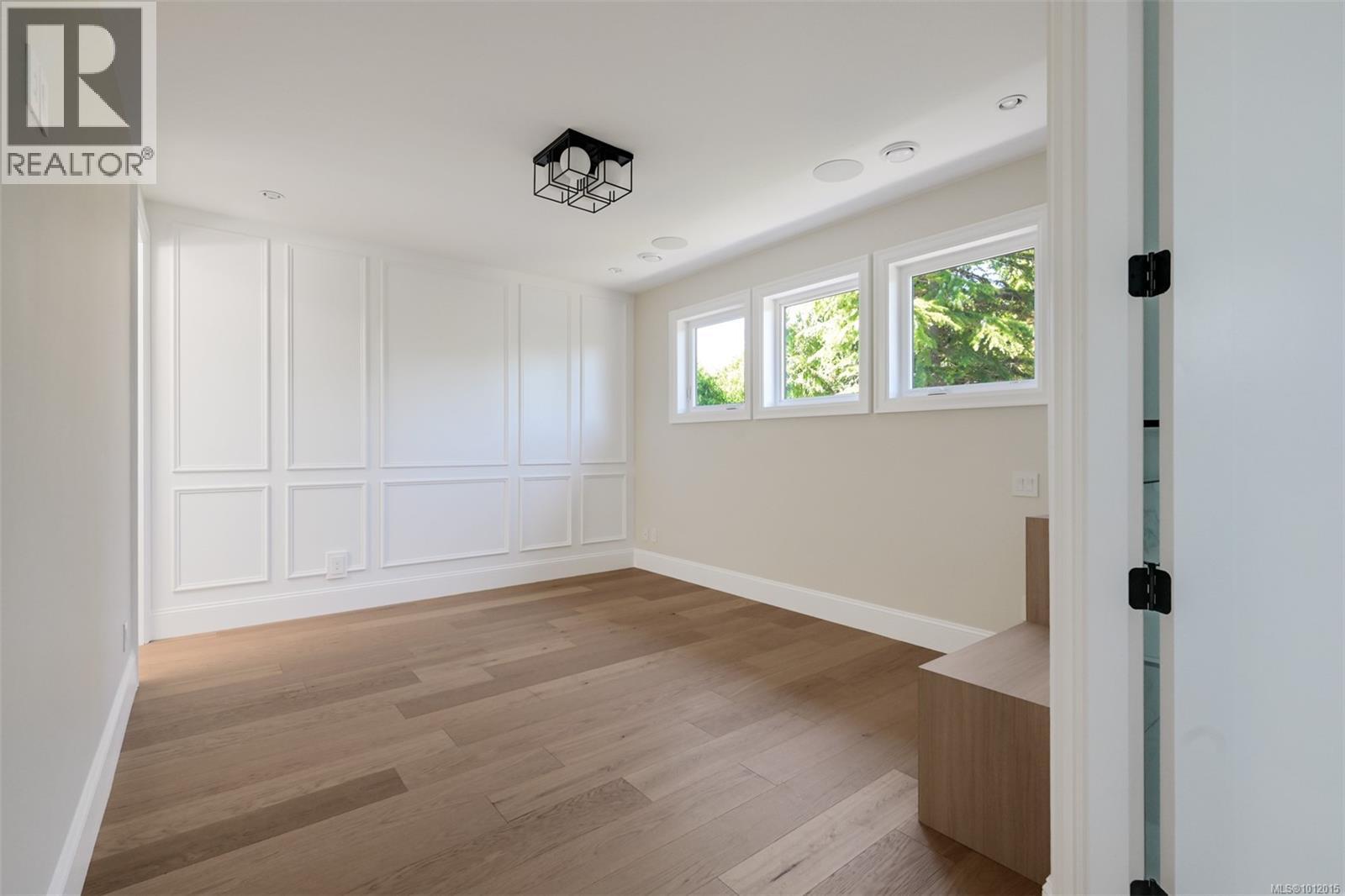 Photo 40 of 650 Monterey Ave, Oak Bay BC