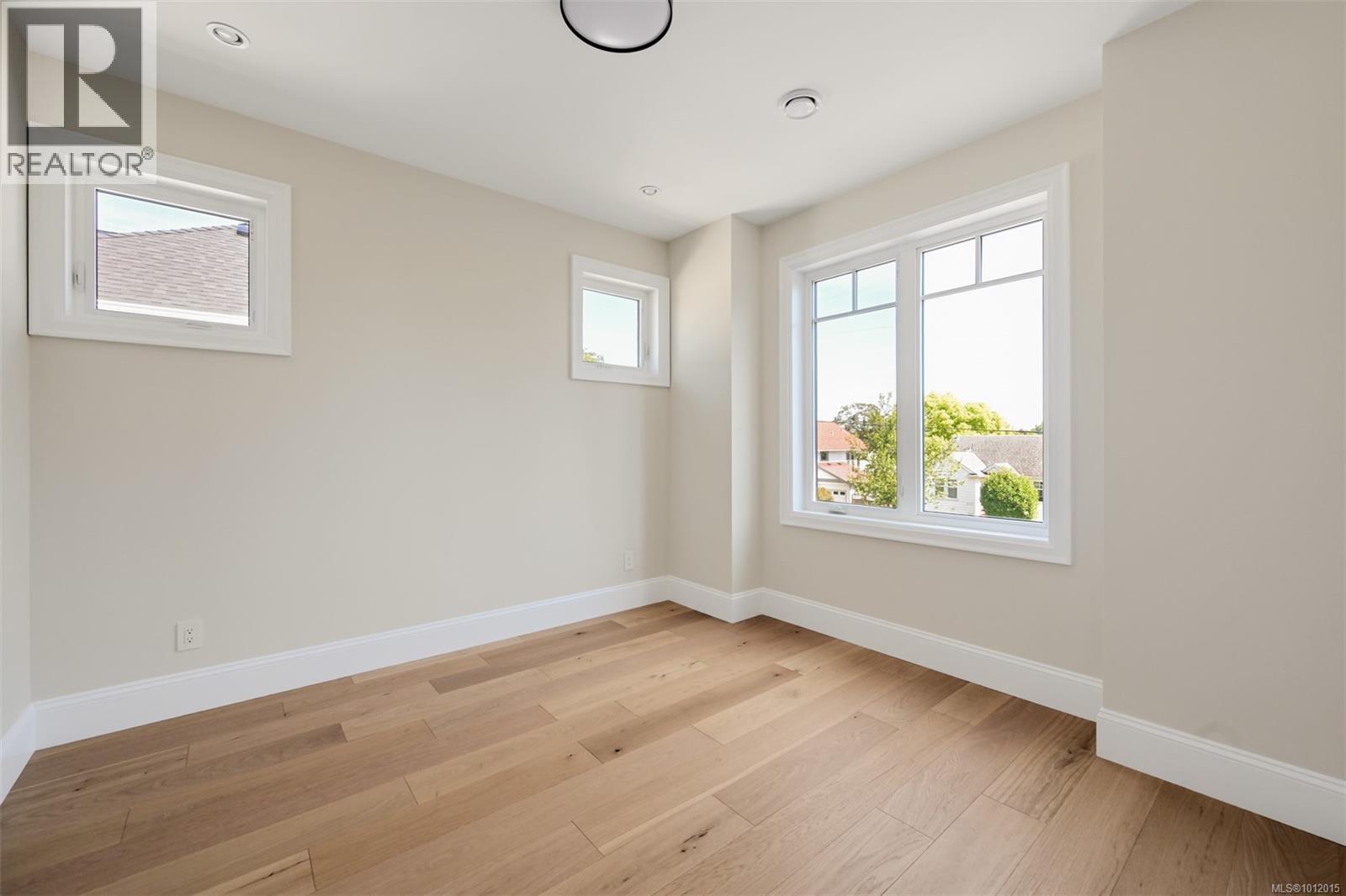 Photo 20 of 650 Monterey Ave, Oak Bay BC