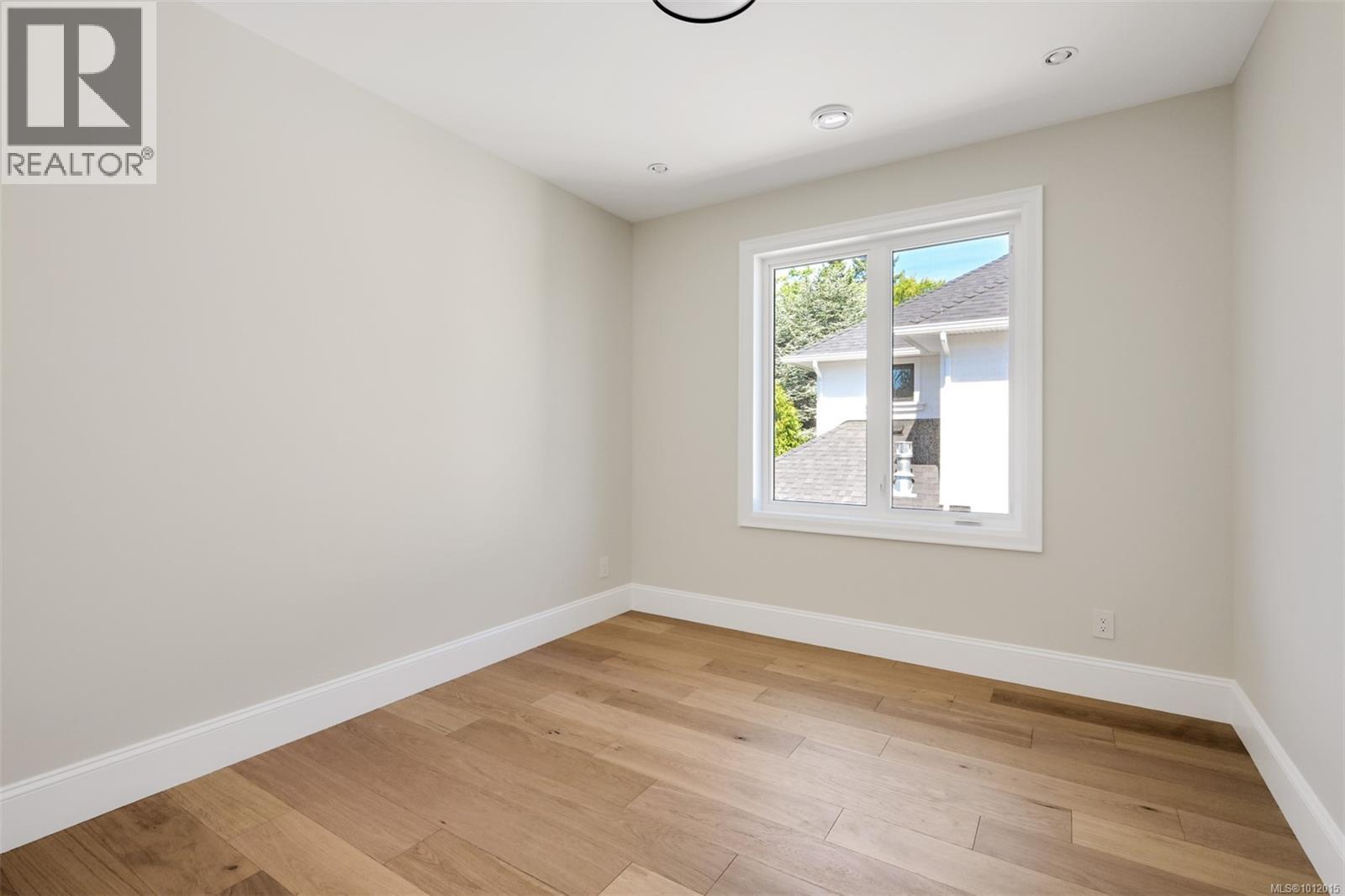 Photo 17 of 650 Monterey Ave, Oak Bay BC