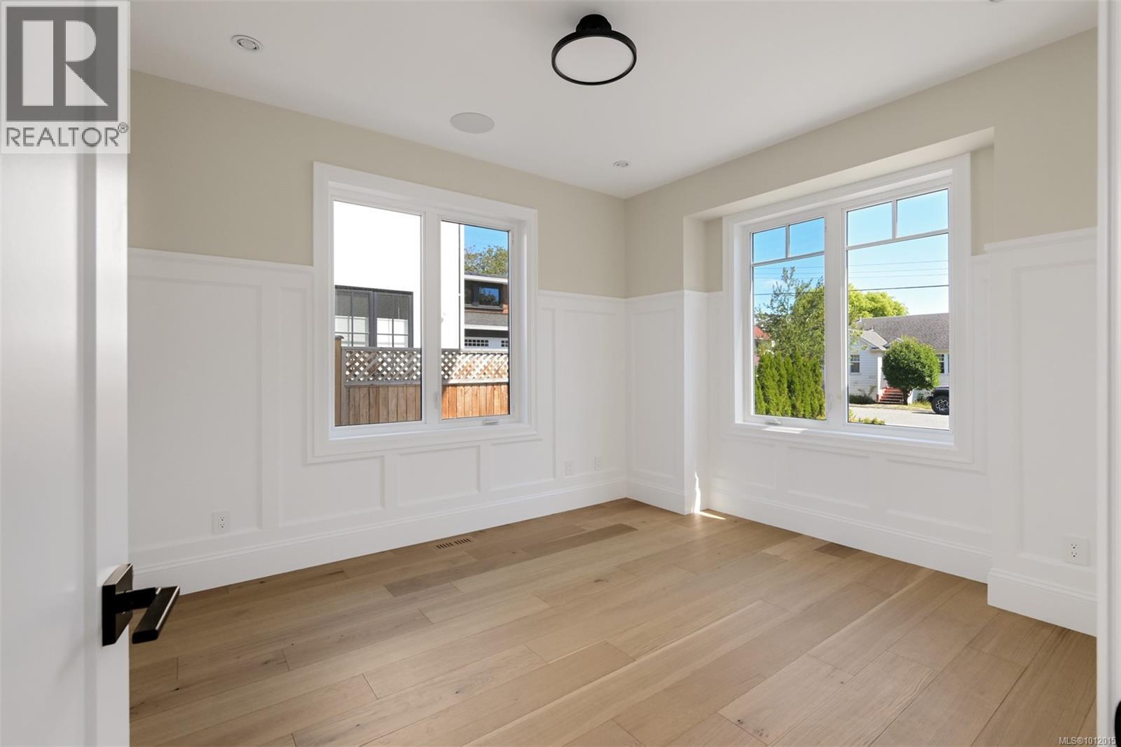 Photo 14 of 650 Monterey Ave, Oak Bay BC