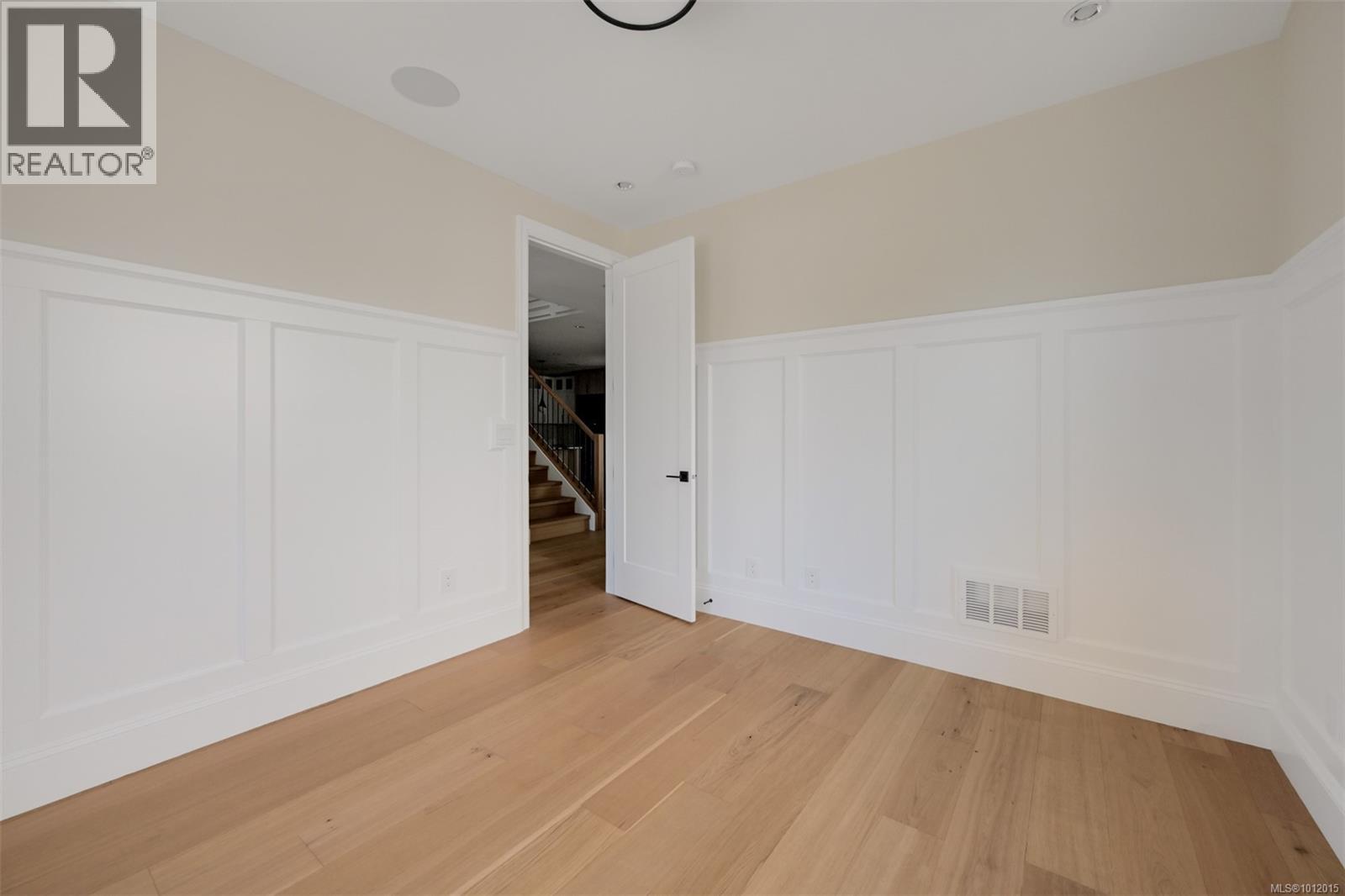 Photo 37 of 650 Monterey Ave, Oak Bay BC