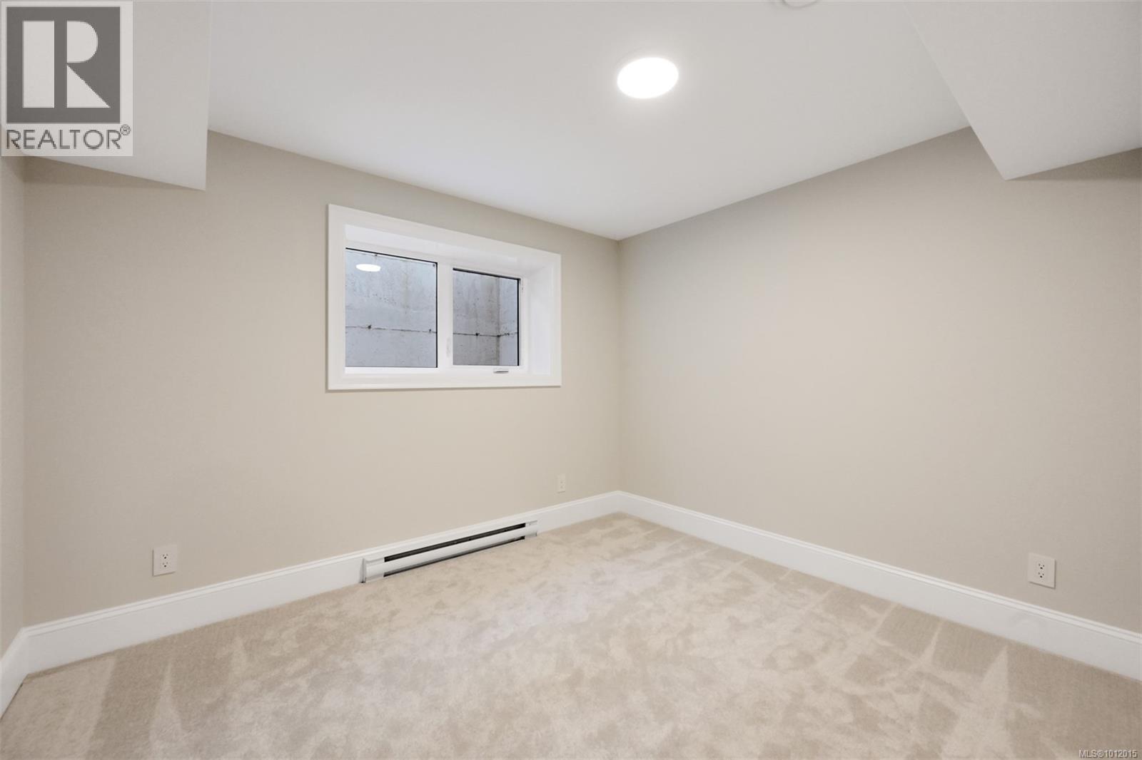 Photo 15 of 650 Monterey Ave, Oak Bay BC