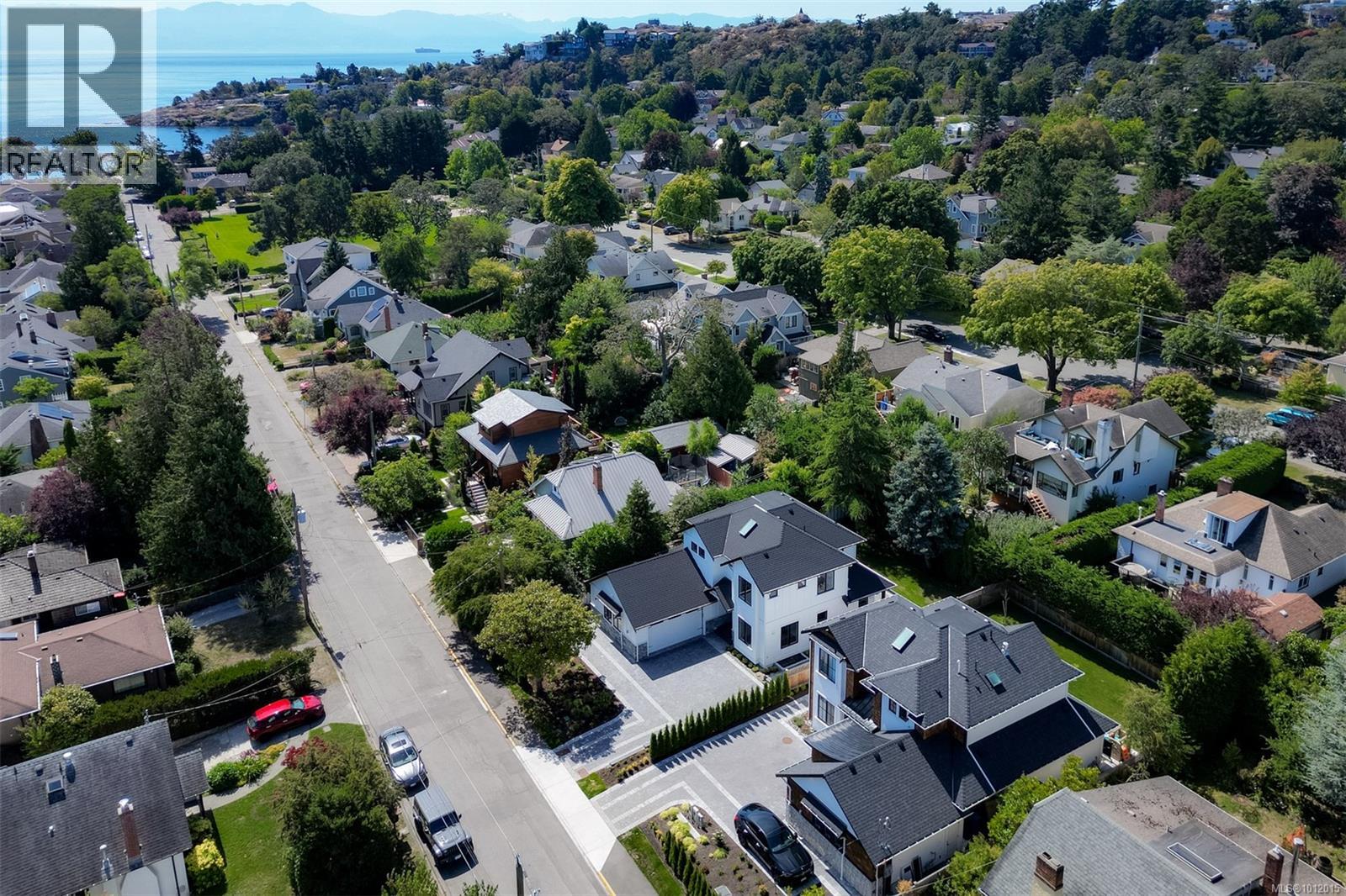 Photo 28 of 650 Monterey Ave, Oak Bay BC