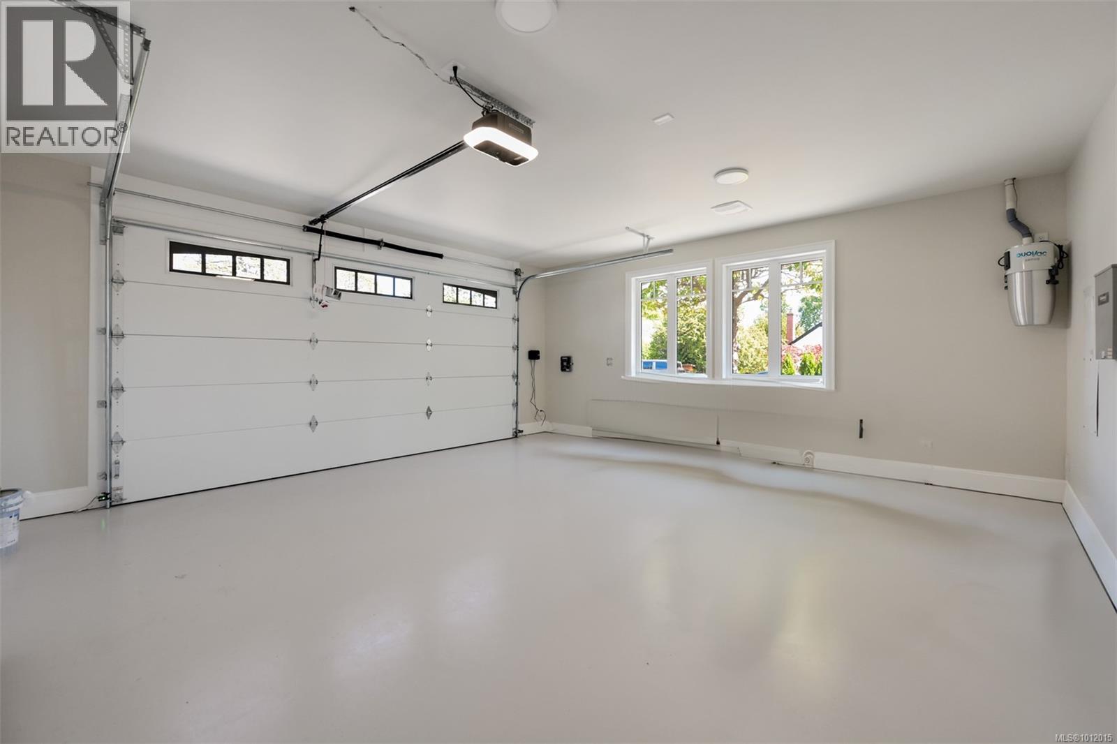 Photo 36 of 650 Monterey Ave, Oak Bay BC