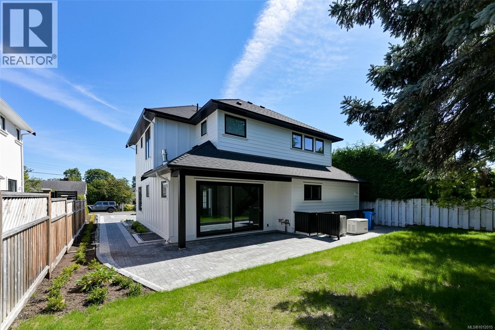 Photo 6 of 650 Monterey Ave, Oak Bay BC