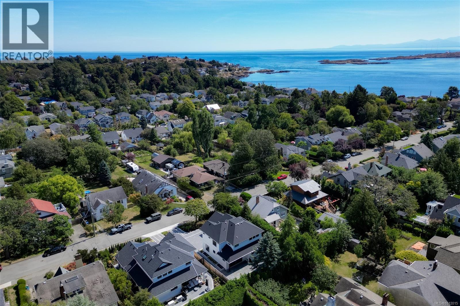 Photo 46 of 650 Monterey Ave, Oak Bay BC