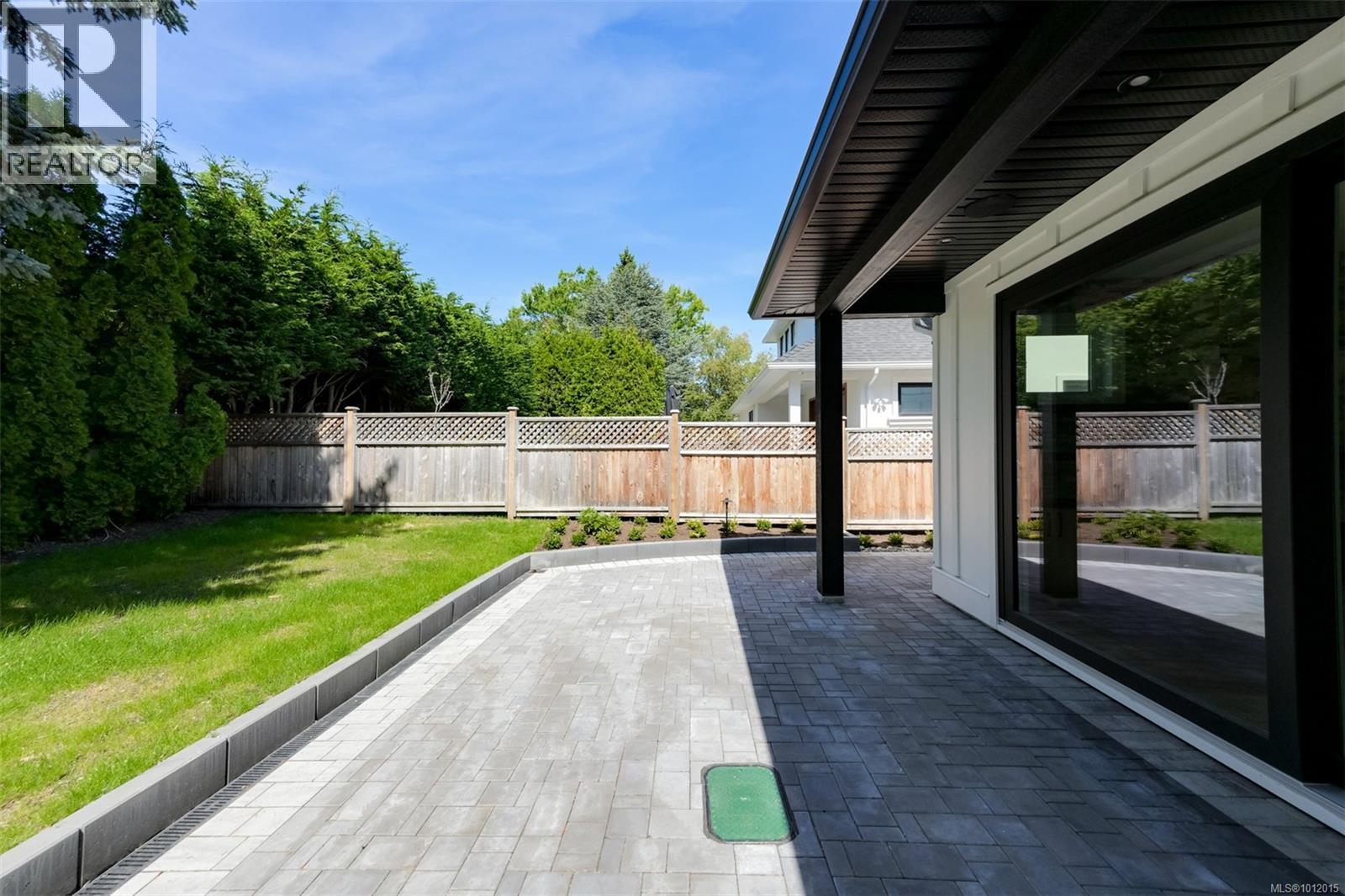Photo 39 of 650 Monterey Ave, Oak Bay BC