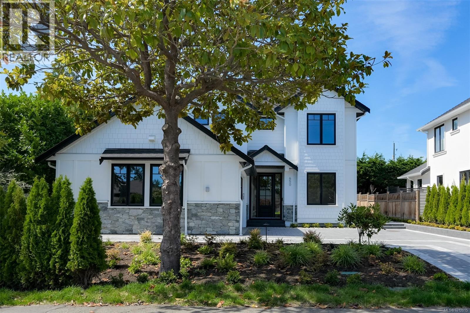 Photo 21 of 650 Monterey Ave, Oak Bay BC