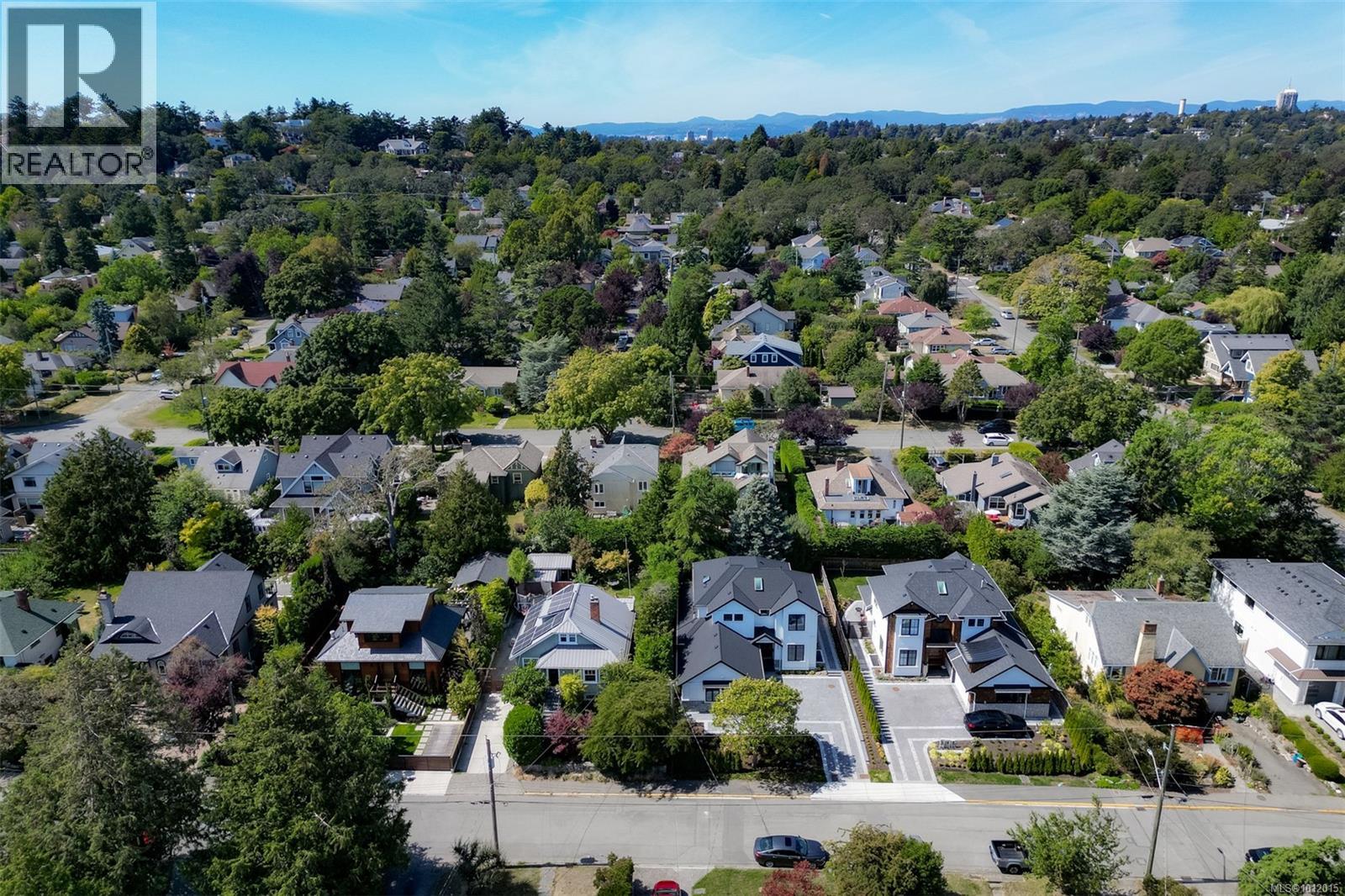 Photo 9 of 650 Monterey Ave, Oak Bay BC
