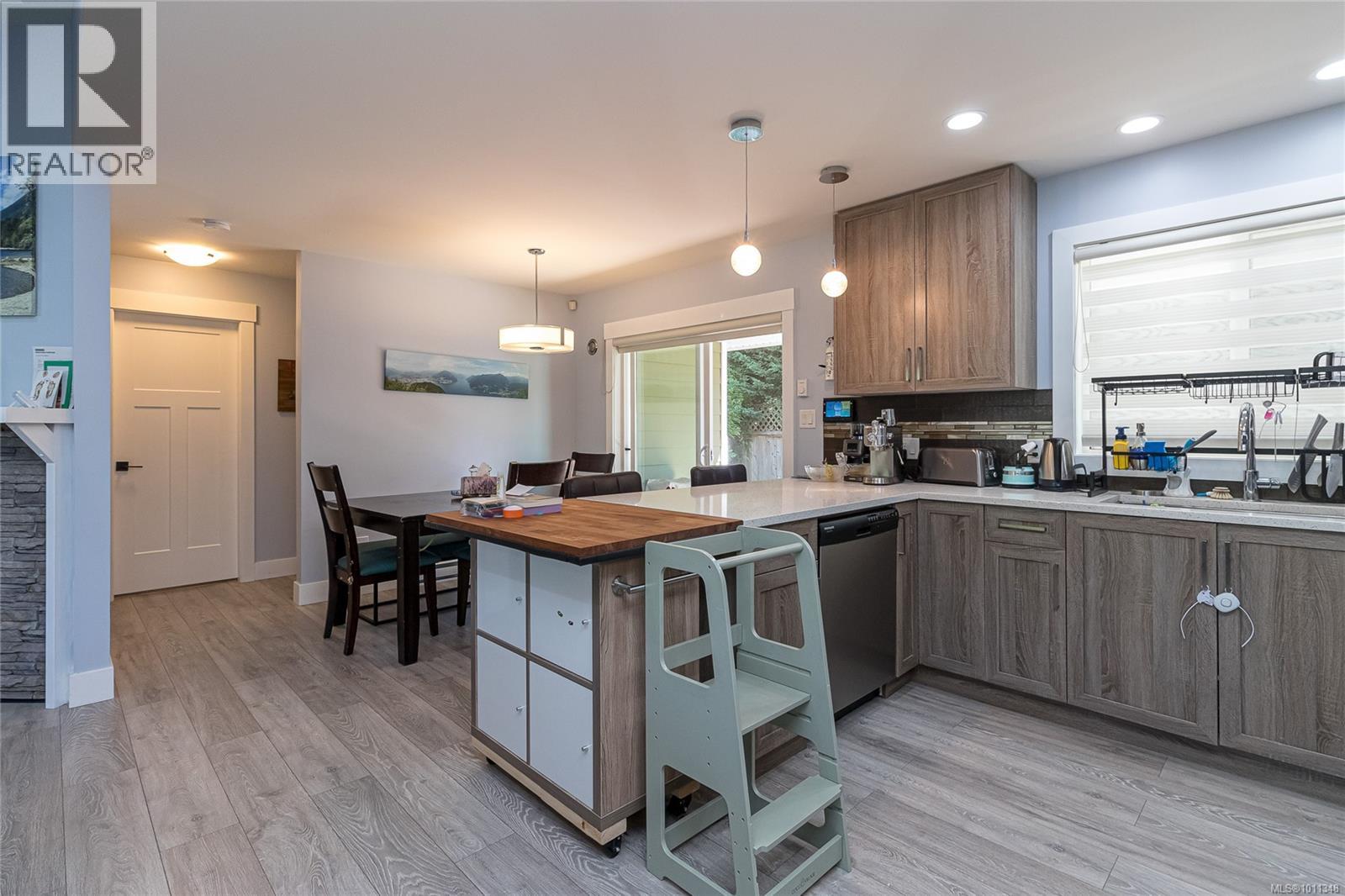 Photo 10 of 6885 Lauras Lane, Sooke BC