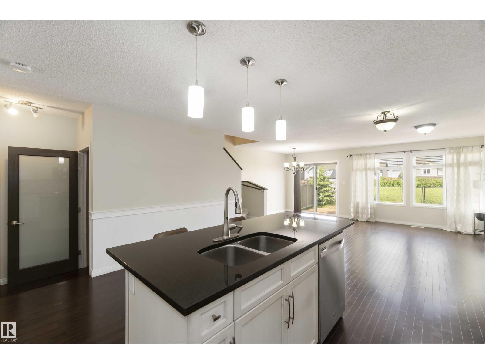 Photo 15 of 1634 Chapman Way Sw, Edmonton AB