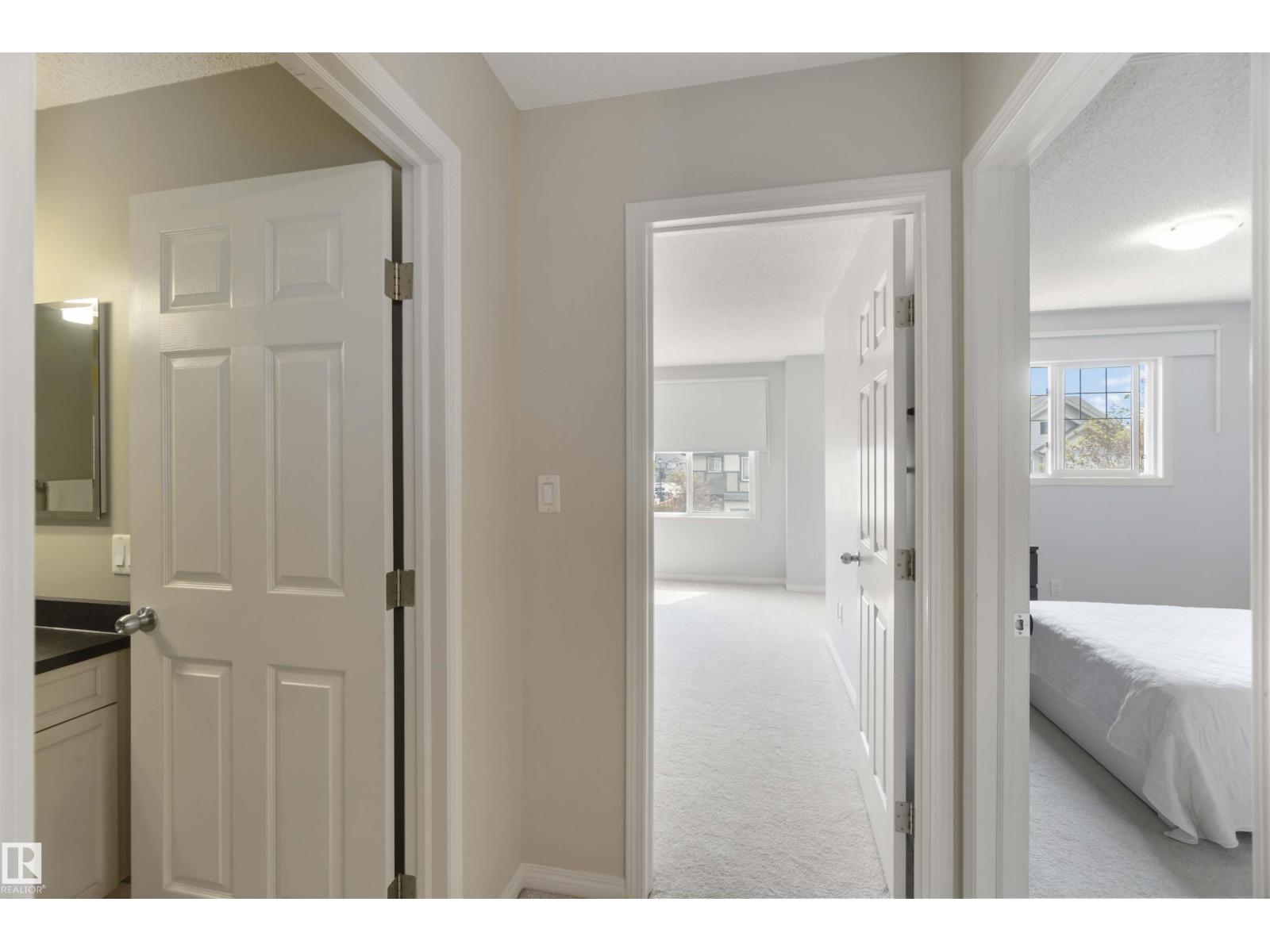 Photo 3 of 1634 Chapman Way Sw, Edmonton AB
