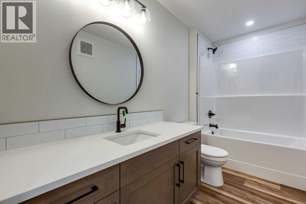 Photo 3 of 117 Crestview Boulevard, Sylvan Lake AB