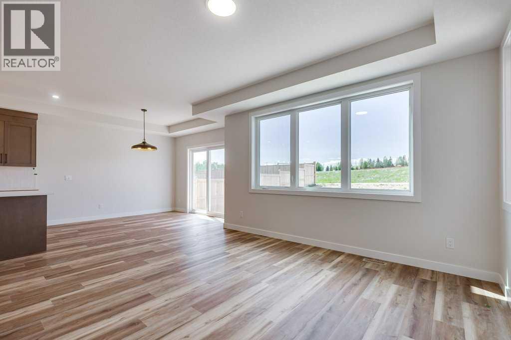 Photo 5 of 117 Crestview Boulevard, Sylvan Lake AB