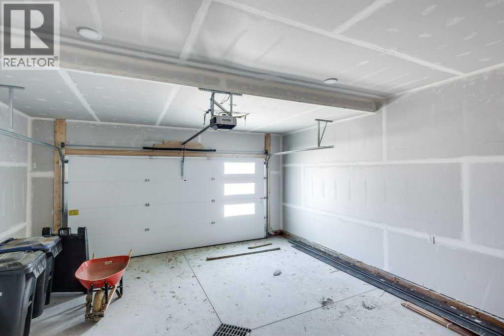 Photo 9 of 117 Crestview Boulevard, Sylvan Lake AB