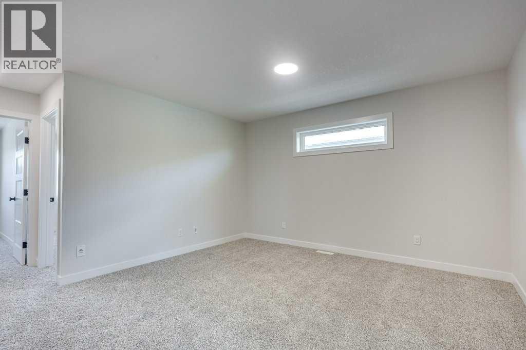Photo 28 of 117 Crestview Boulevard, Sylvan Lake AB