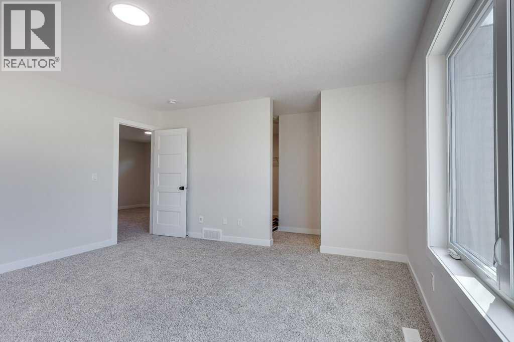 Photo 34 of 117 Crestview Boulevard, Sylvan Lake AB