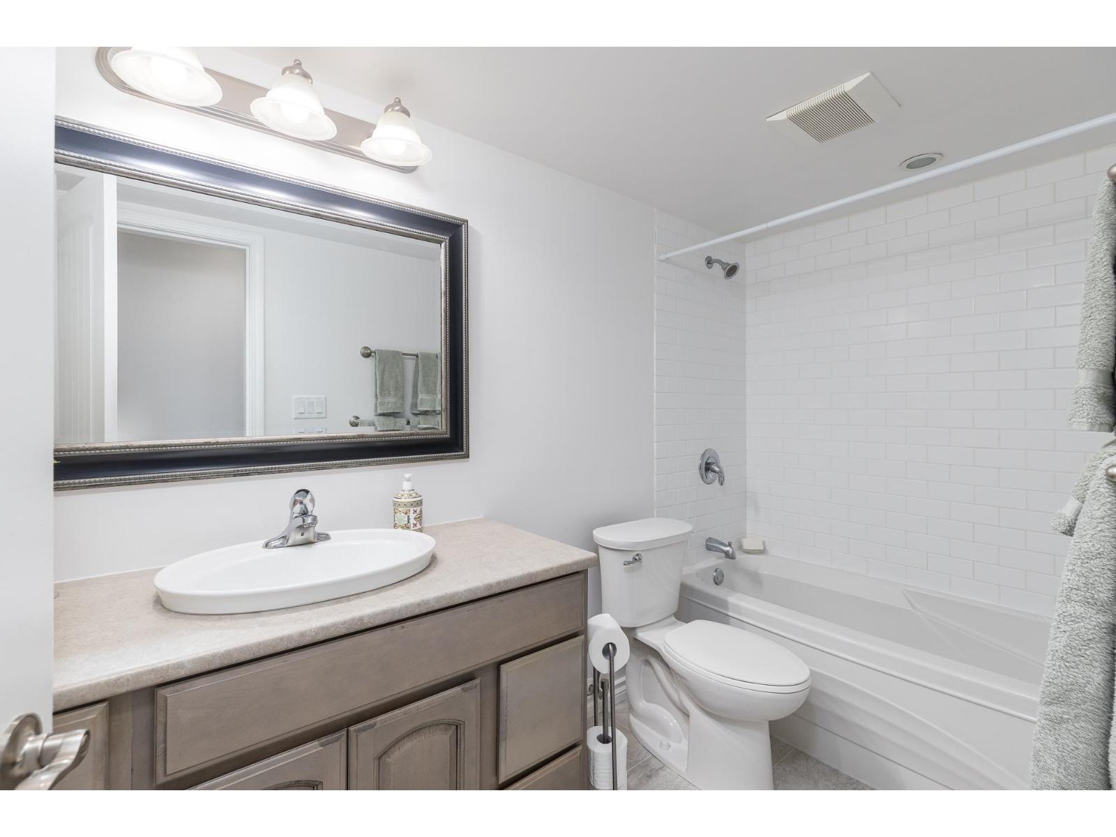 Photo 18 of 113 1561 Vidal Street, White Rock BC
