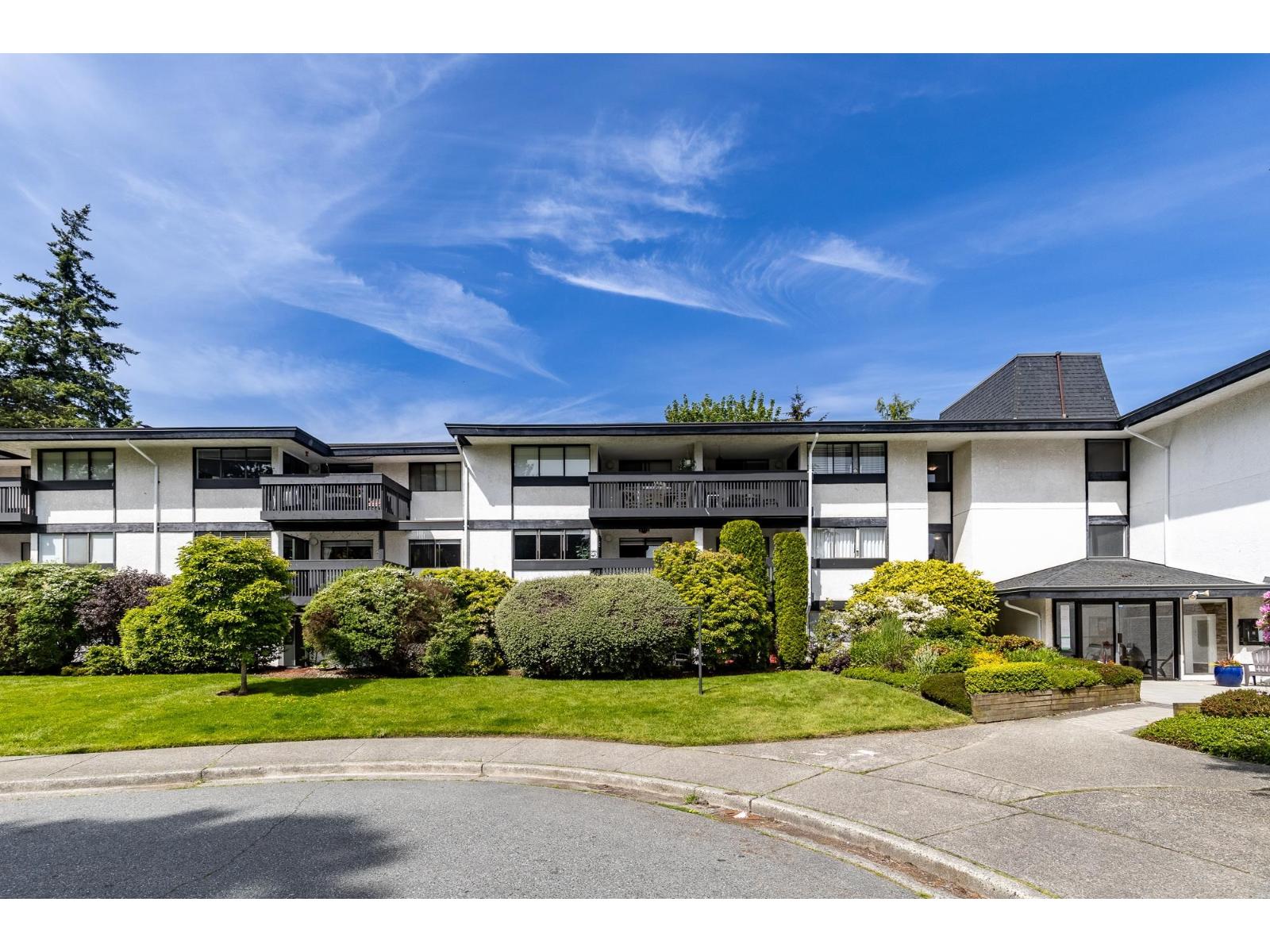Photo 2 of 113 1561 Vidal Street, White Rock BC