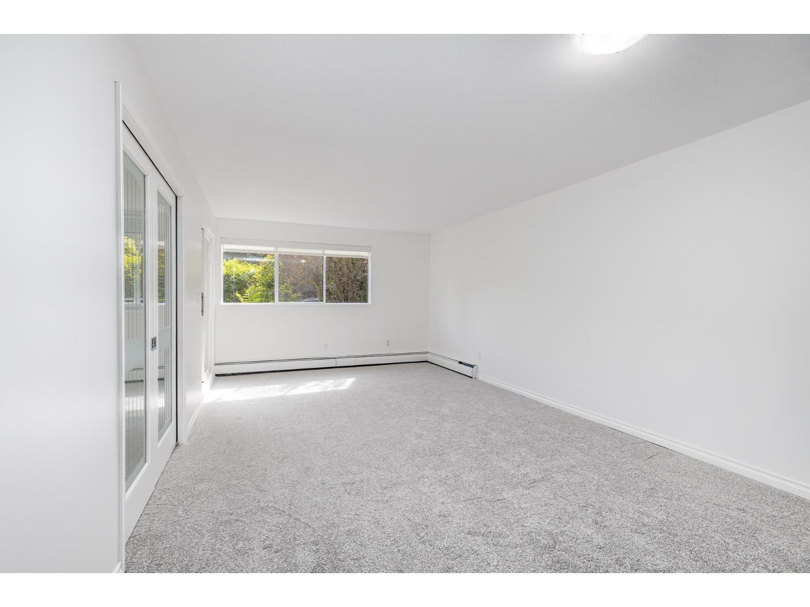 Photo 7 of 113 1561 Vidal Street, White Rock BC
