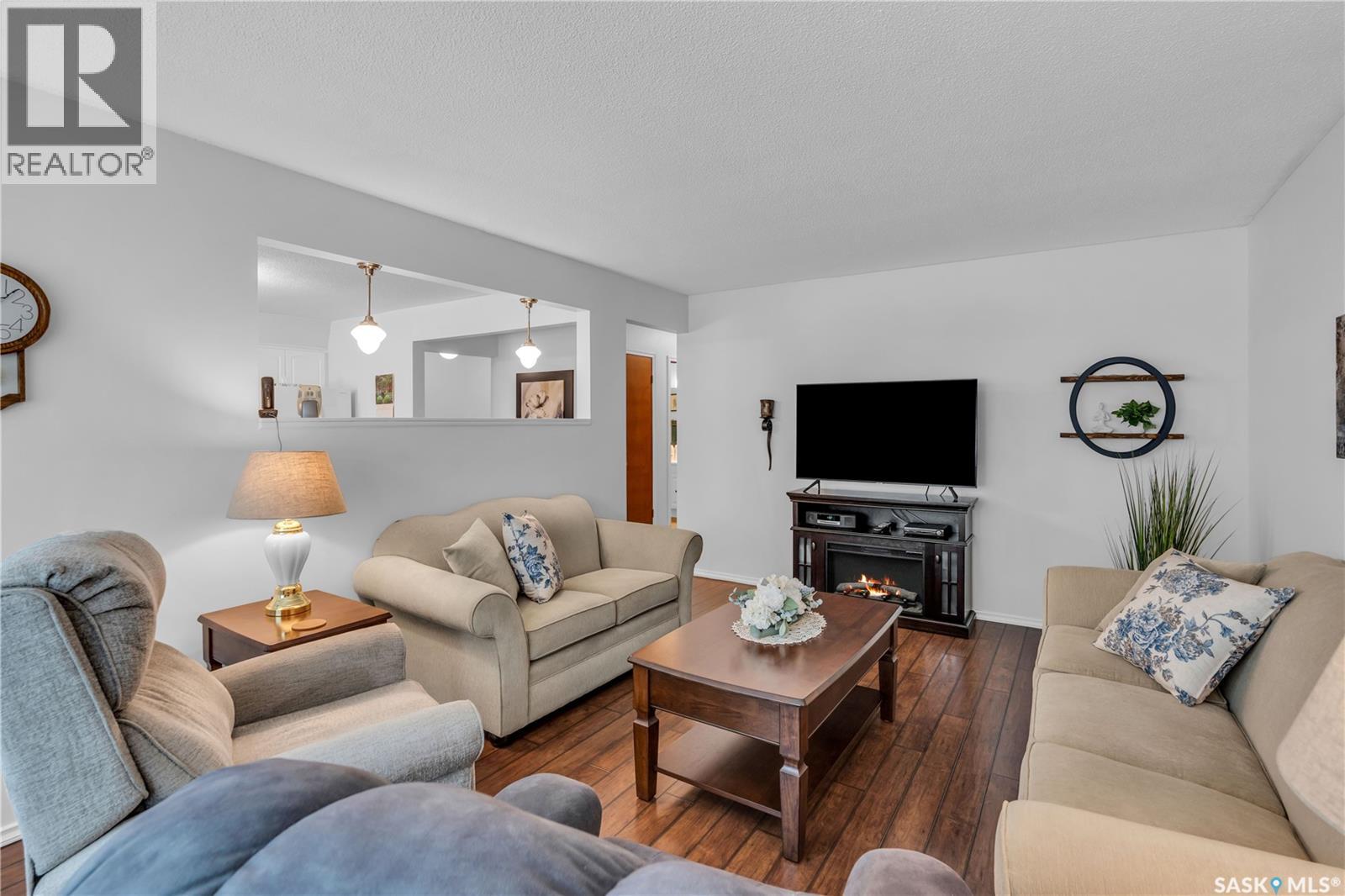 Photo 10 of 31 Hammond Road, Regina SK