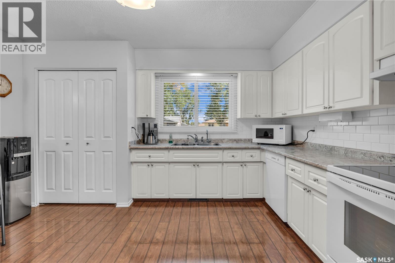 Photo 5 of 31 Hammond Road, Regina SK