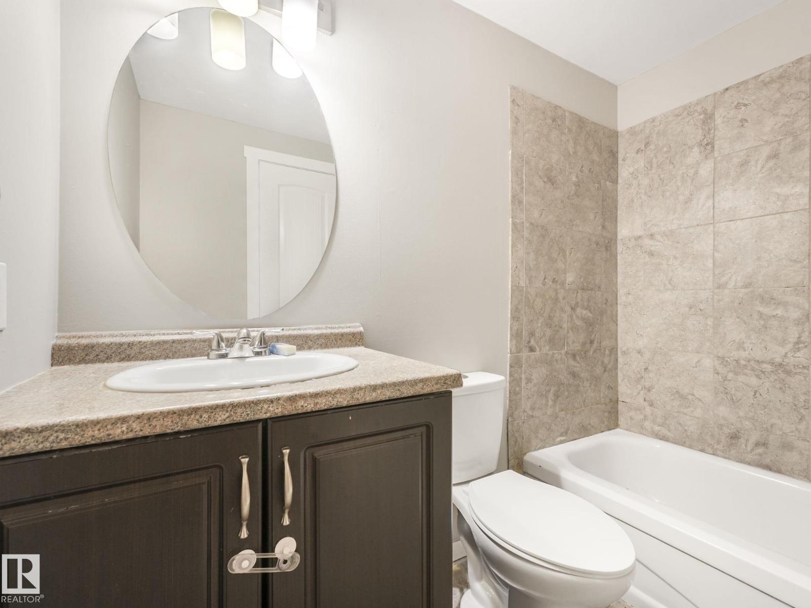 Photo 20 of 1376 Lakewood Rd W Nw, Edmonton AB