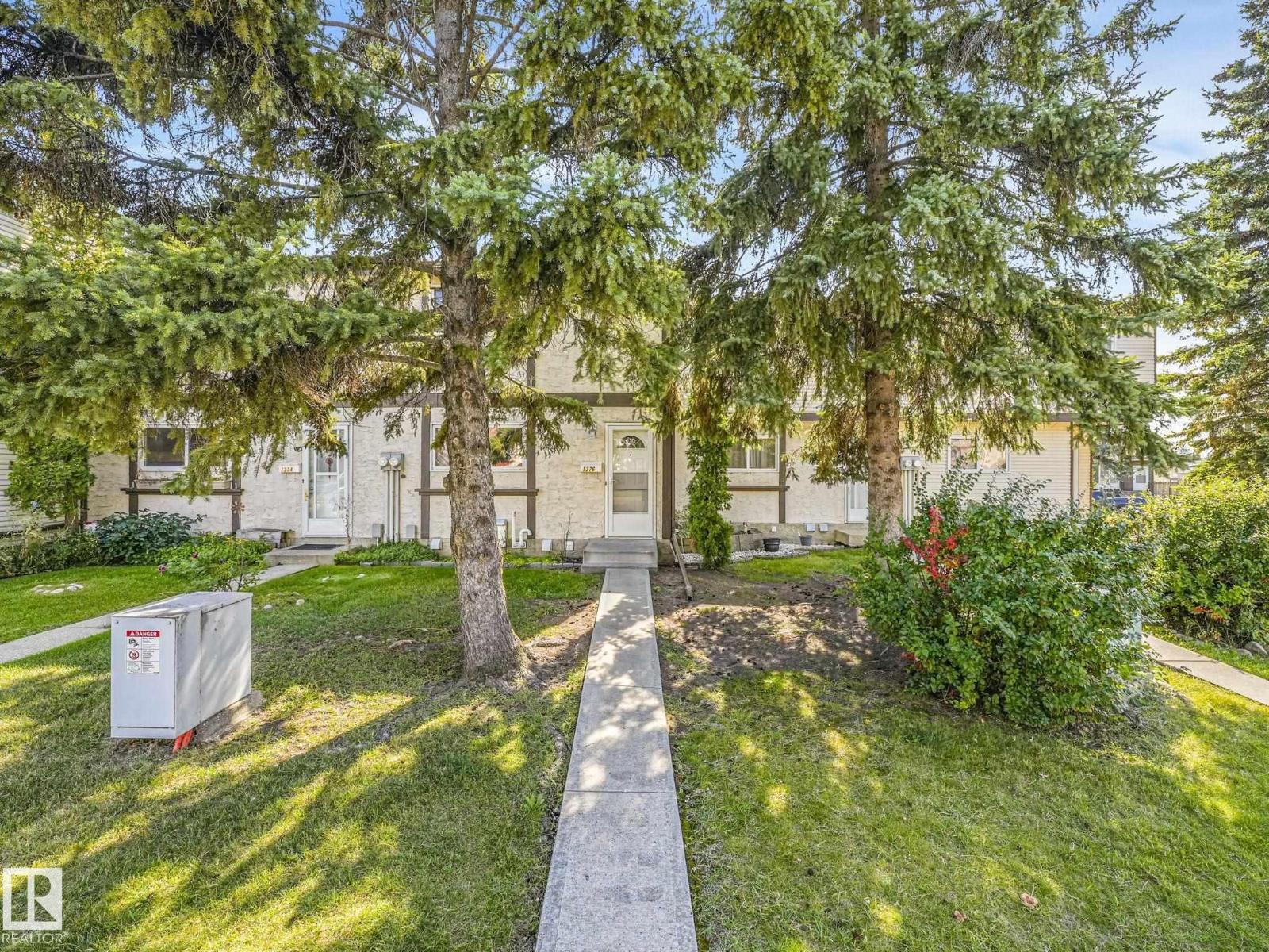 Photo 16 of 1376 Lakewood Rd W Nw, Edmonton AB