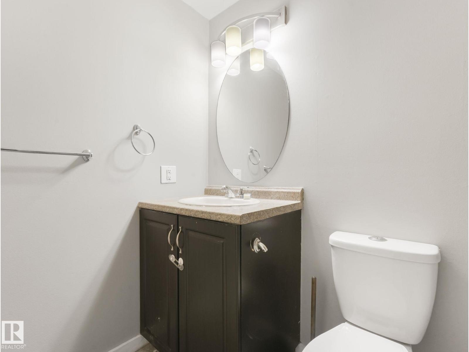 Photo 33 of 1376 Lakewood Rd W Nw, Edmonton AB