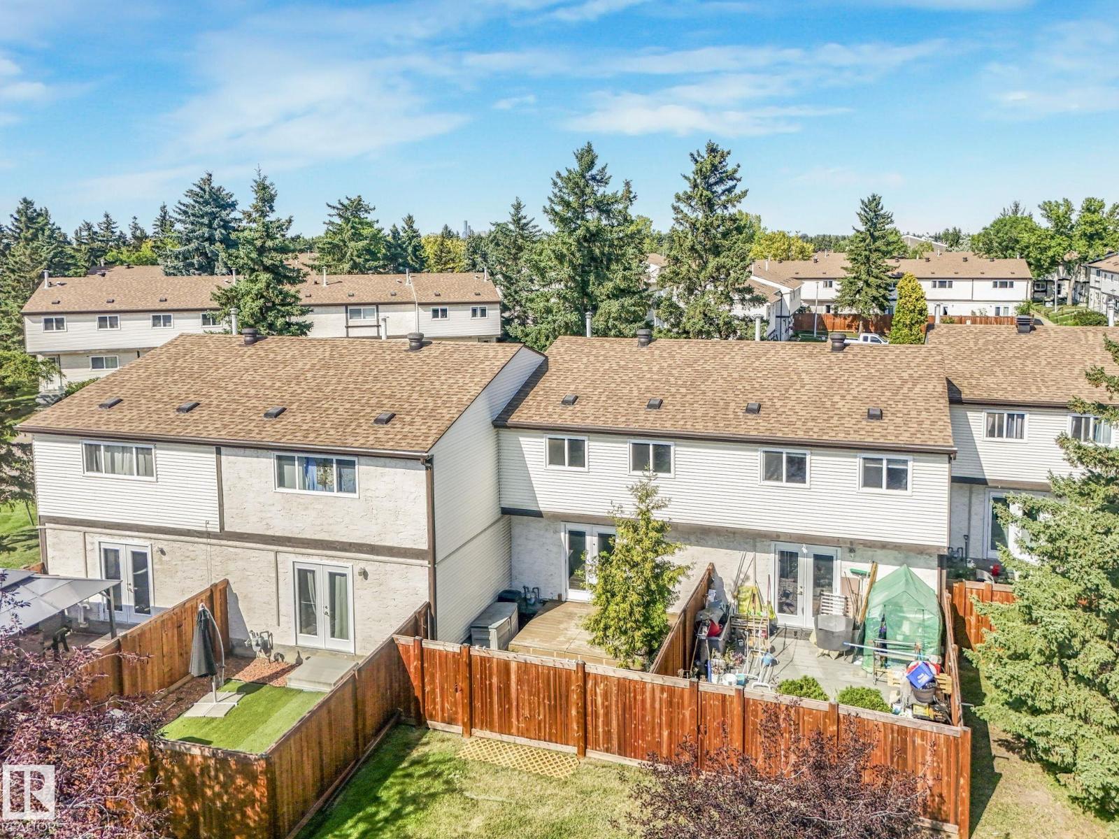 Photo 18 of 1376 Lakewood Rd W Nw, Edmonton AB