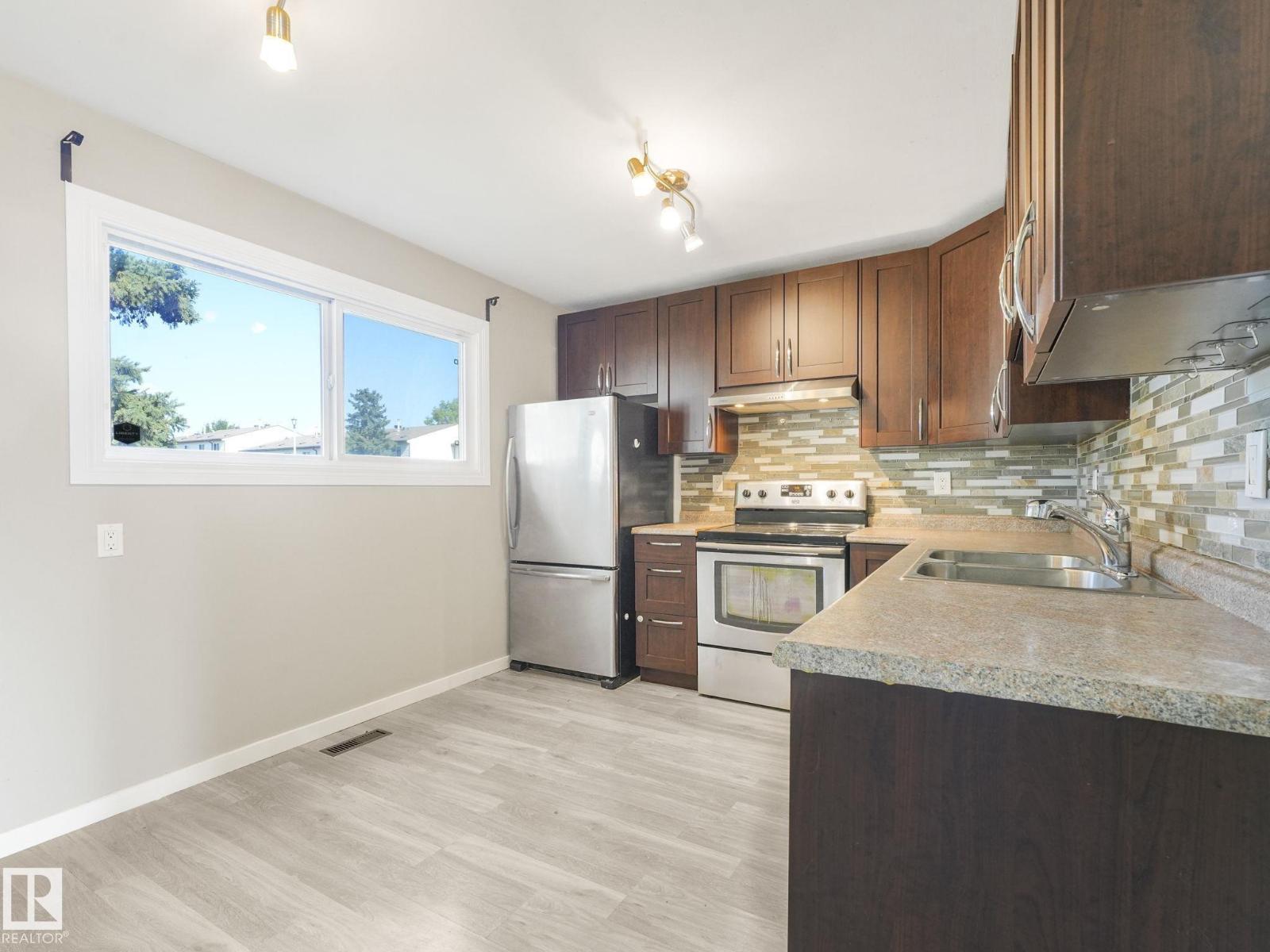 Photo 39 of 1376 Lakewood Rd W Nw, Edmonton AB