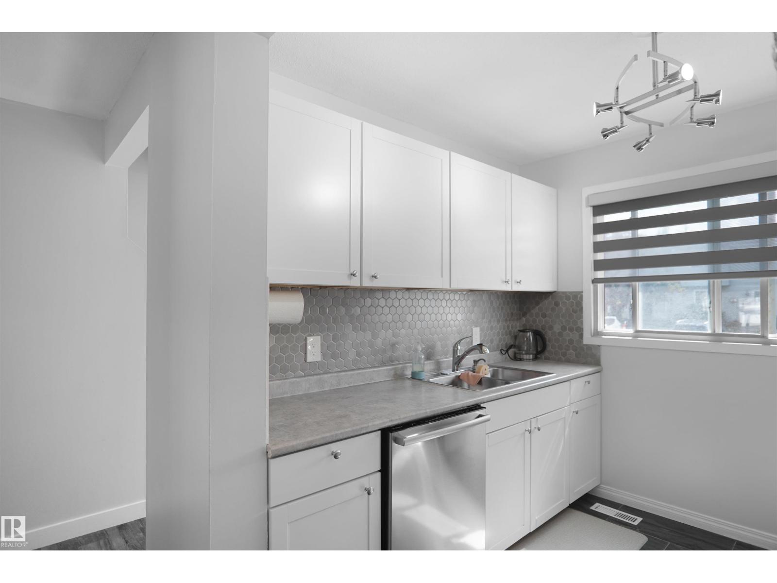 Photo 1 of 237 Dickinsfield Co Nw, Edmonton AB