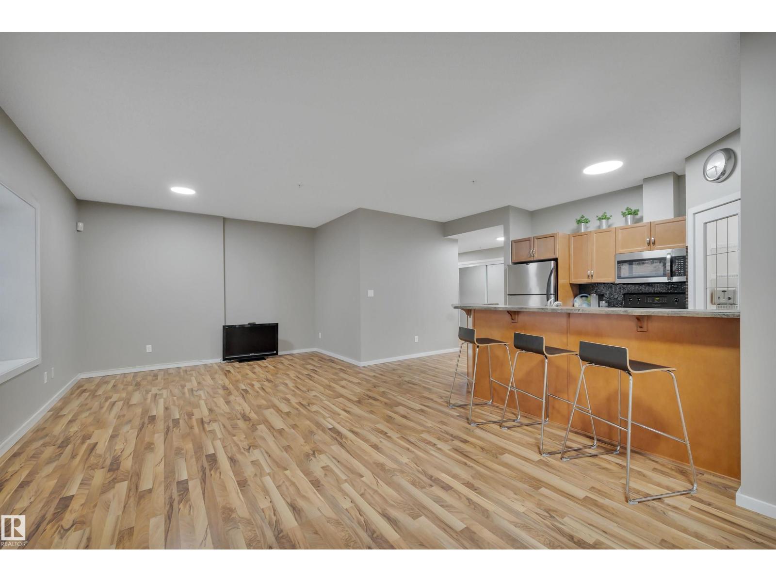 Photo 16 of 201 9910 111 St Nw, Edmonton AB
