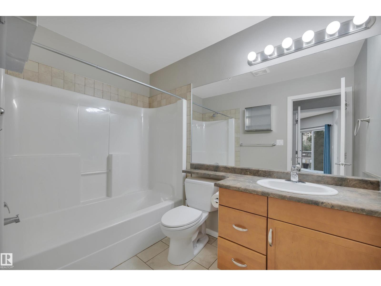 Photo 13 of 201 9910 111 St Nw, Edmonton AB
