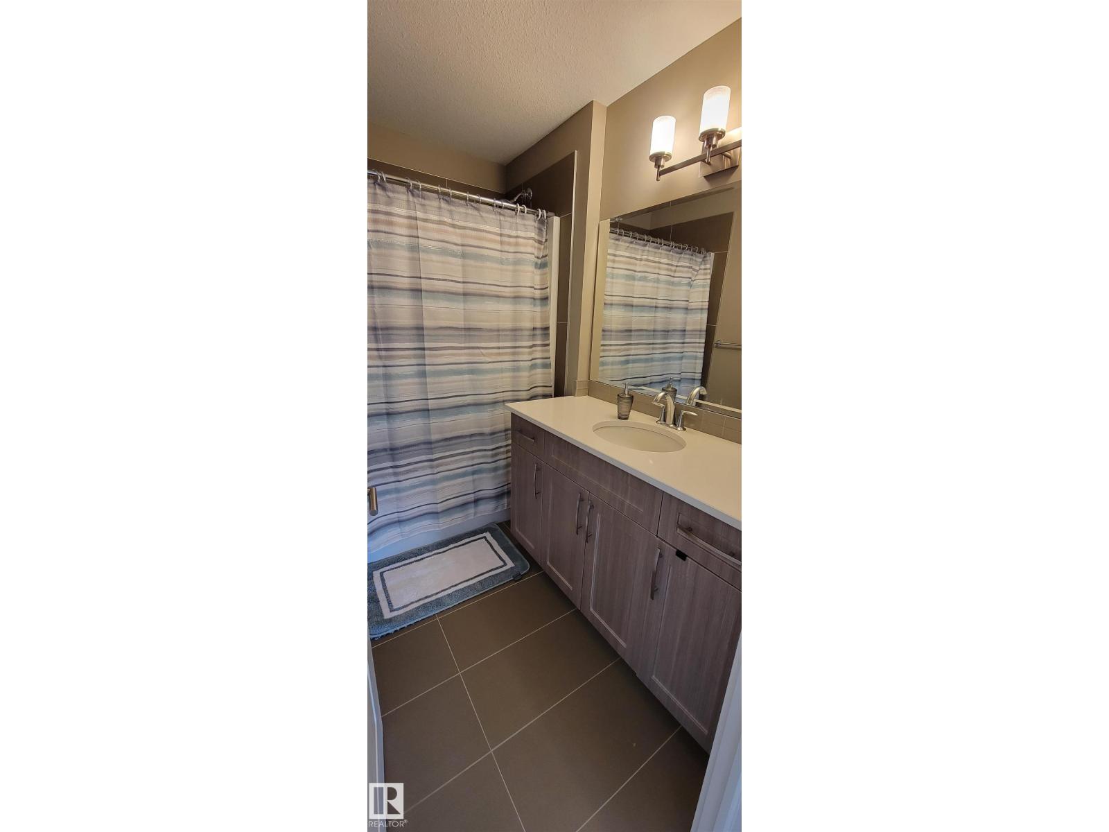 Photo 16 of 722 Charlesworth Wy Sw, Edmonton AB
