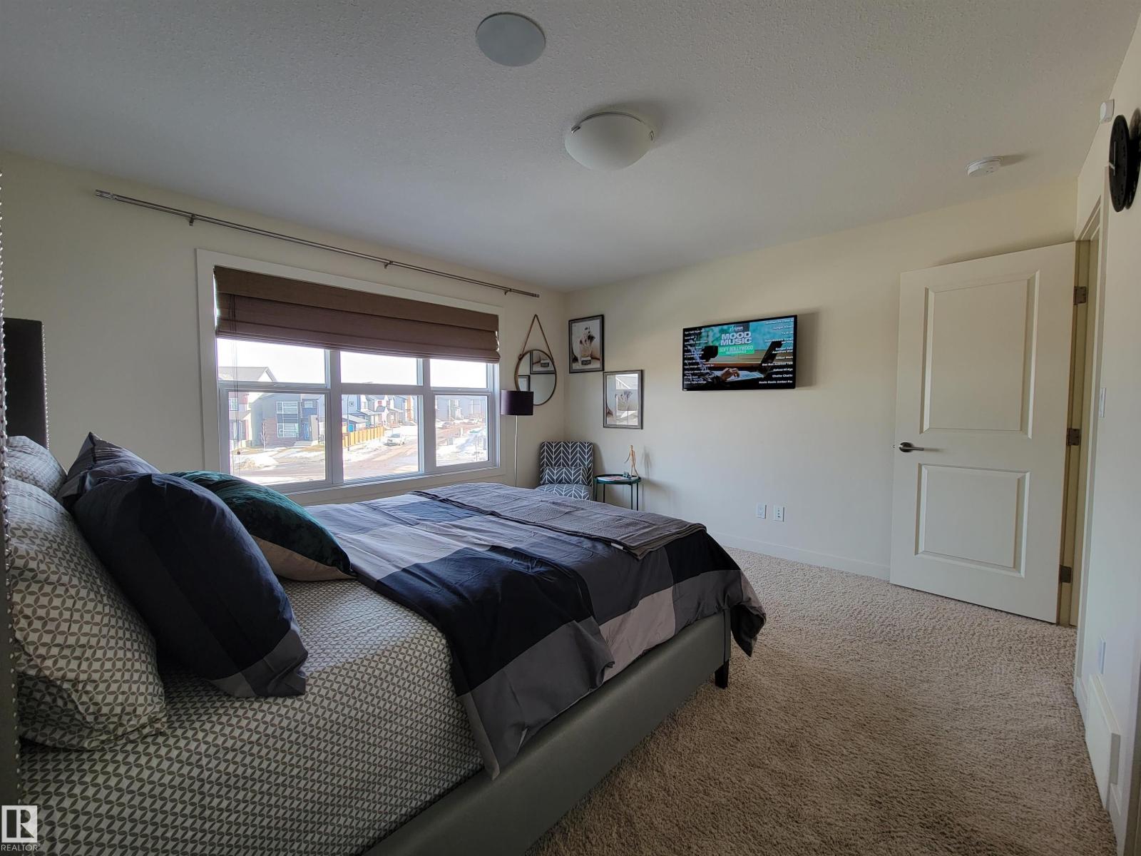 Photo 18 of 722 Charlesworth Wy Sw, Edmonton AB
