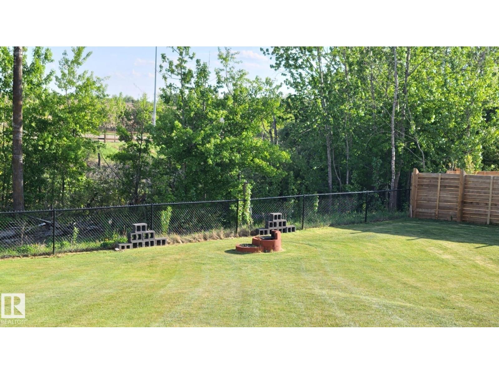 Photo 5 of 722 Charlesworth Wy Sw, Edmonton AB