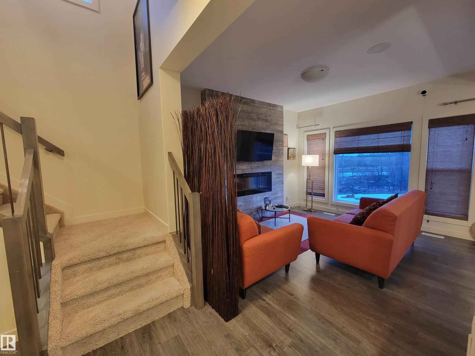 Photo 21 of 722 Charlesworth Wy Sw, Edmonton AB