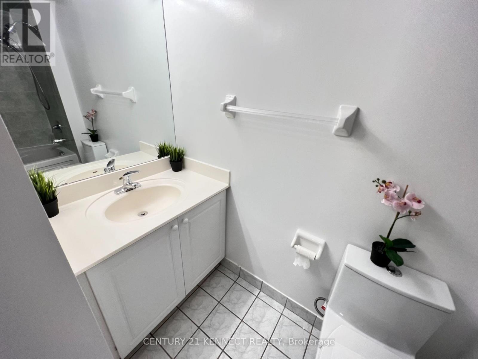 Photo 10 of 1209 18 Sommerset Way N, Toronto ON