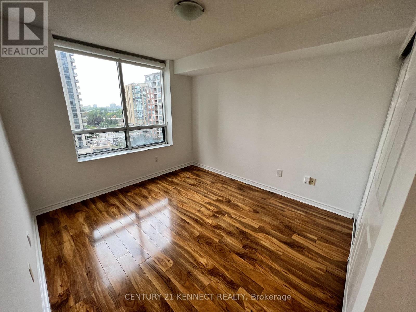 Photo 8 of 1209 18 Sommerset Way N, Toronto ON