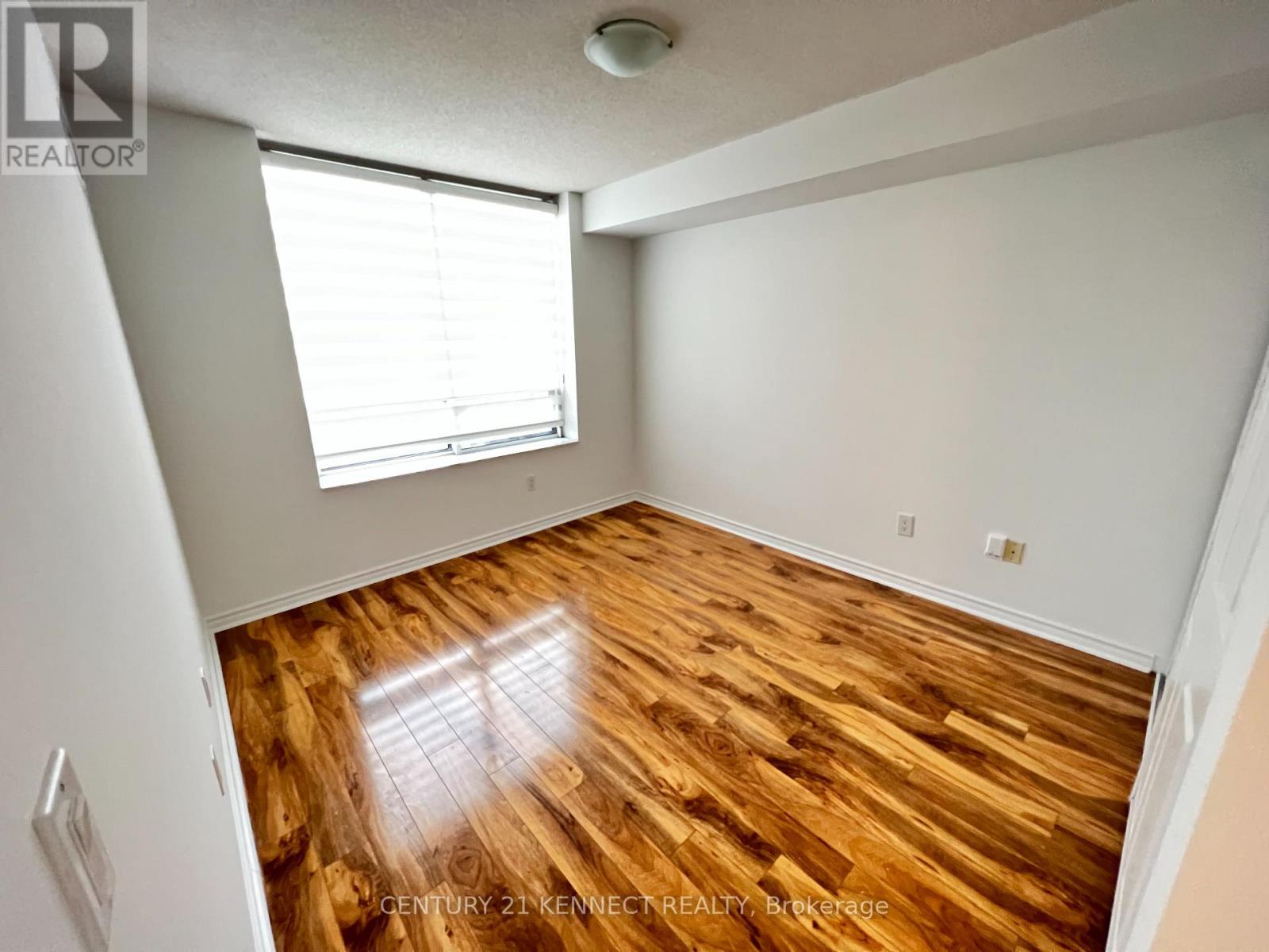 Photo 24 of 1209 18 Sommerset Way N, Toronto ON