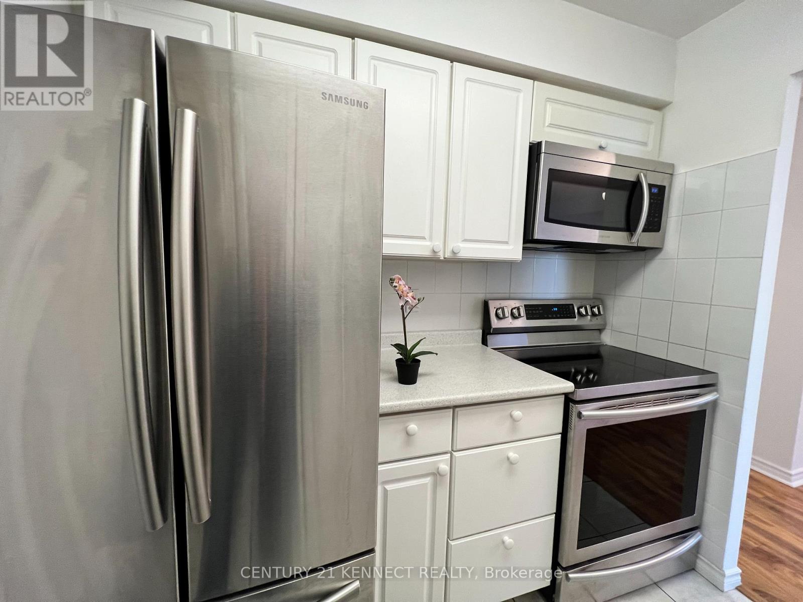 Photo 17 of 1209 18 Sommerset Way N, Toronto ON