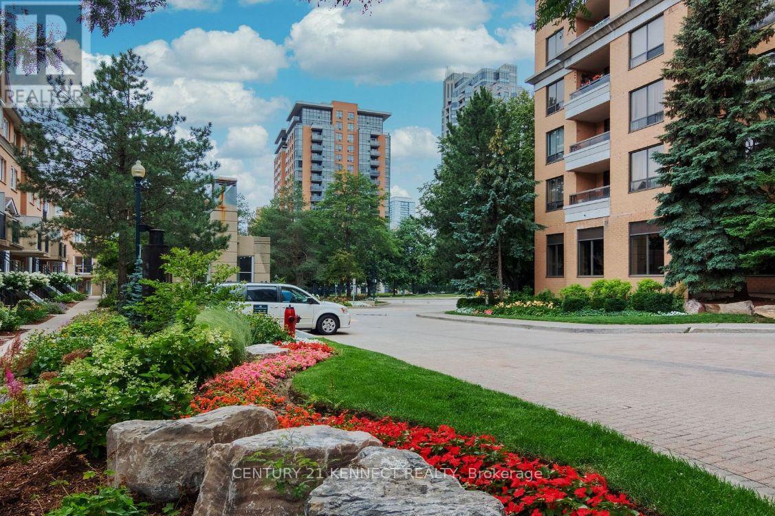 Photo 2 of 1209 18 Sommerset Way N, Toronto ON