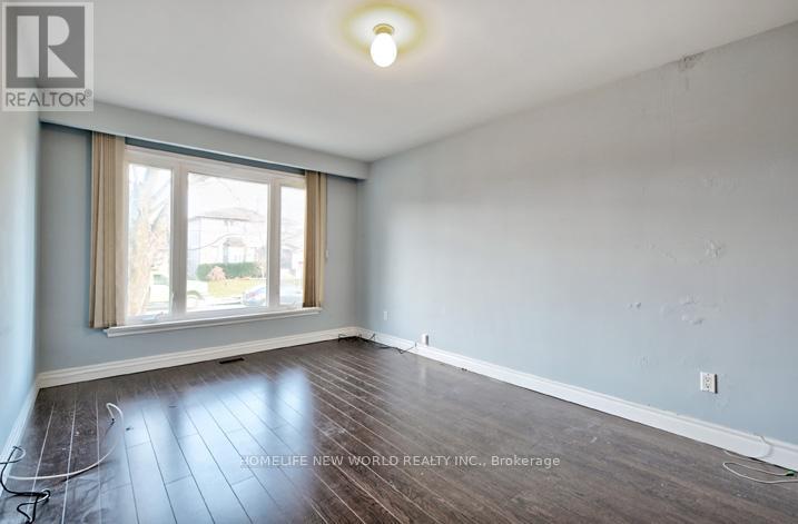 Photo 10 of Main 58 Maxwell Street, Toronto ON