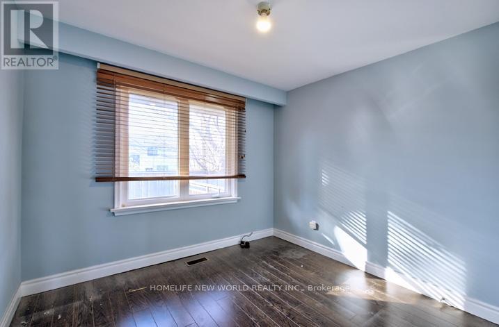 Photo 12 of Main 58 Maxwell Street, Toronto ON