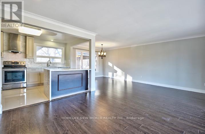 Photo 4 of Main 58 Maxwell Street, Toronto ON