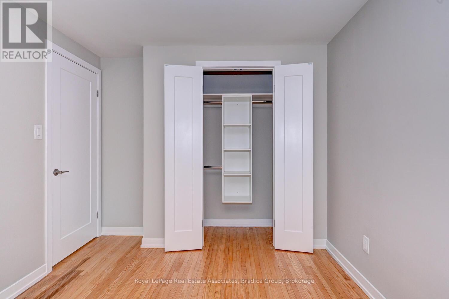 Photo 18 of 110 Conway Drive, Kitchener ON