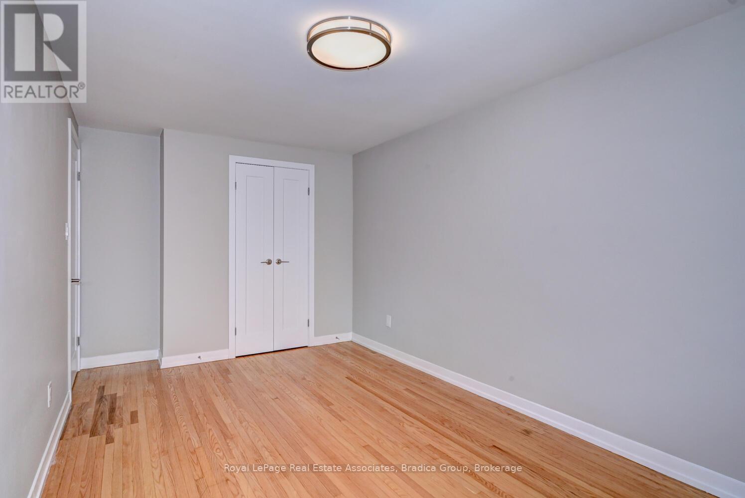 Photo 17 of 110 Conway Drive, Kitchener ON