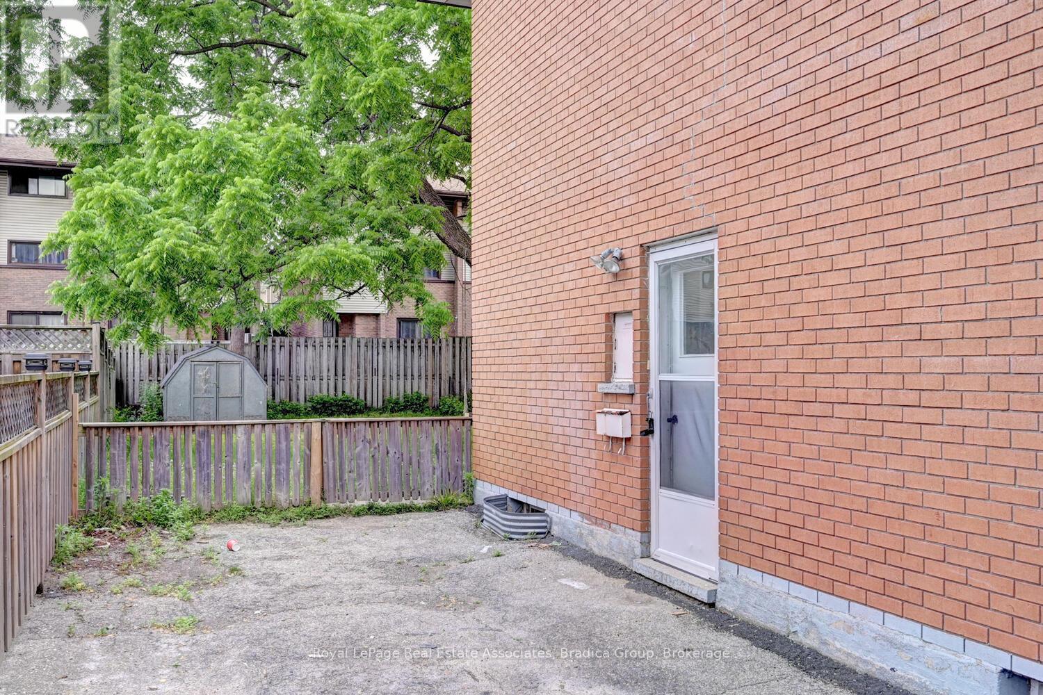 Photo 6 of 110 Conway Drive, Kitchener ON